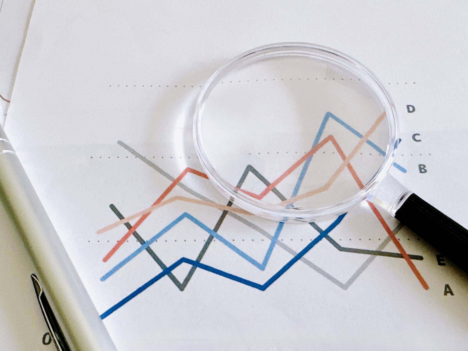 キャシー・ウッドのアーク・インベスト、Amazon・Roblox・Illuminaに資金を集中 投資戦略の転換か | US Stock Watch